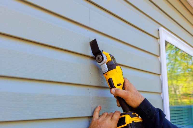 Vinyl Siding Repair Installation - Midway